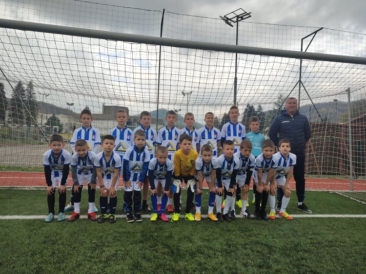 У ШКОЛИ ФУДБАЛА „ВЛАСЕНИЦА“ СТАСАВАЈУ ШАМПИОНИ