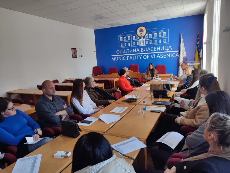 ОДРЖАН ОКРУГЛИ СТО О ПРИМЈЕНИ ПРЕПОРУКА ЛОКАЛНОГ ГЕНДЕР АКЦИОНОГ ПЛАНА И УНИВЕРЗАЛНОГ ПРЕГЛЕДА СТАЊА ЉУДСКИХ ПРАВА