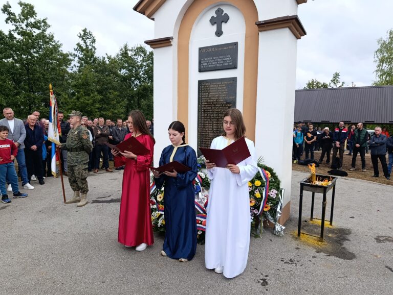 ОБИЉЕЖЕНЕ 34 ГОДИНЕ ОД СTРАДАЊА 29 СРПСКИХ ХЕРОЈА НА РОГОСИЈИ